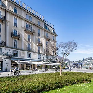 Metropole Suisse קומו